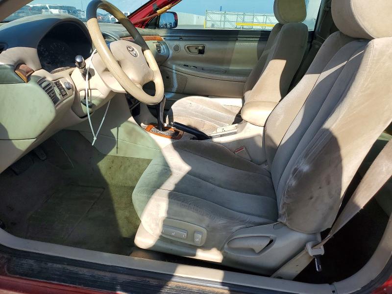 61362636 :رقم المزاد ، 2T1CE22P62C004793 vin ، 2002 Toyota Camry Solara مزاد بيع