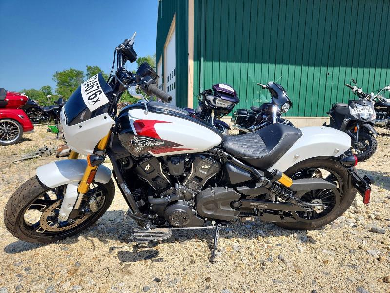 59724676 :رقم المزاد ، 56KSSE771S3025584 vin ، 2025 Indian 101 Scout مزاد بيع