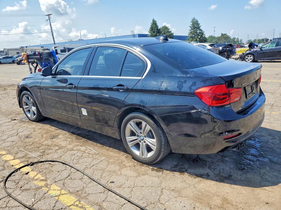 59896396 :رقم المزاد ، WBA8D9C51JEM31628 vin ، 2018 Bmw 330 مزاد بيع