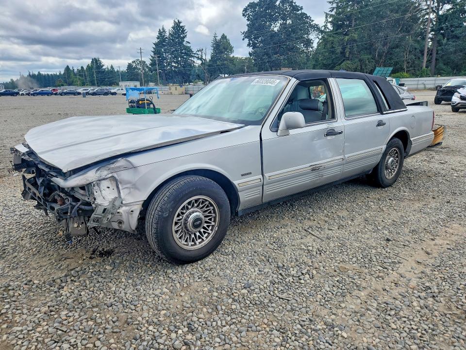 1996 Lincoln Town Car მანქანა იყიდება აუქციონზე, vin: 1LNLM81WXTY723066, აუქციონის ნომერი: 60328046