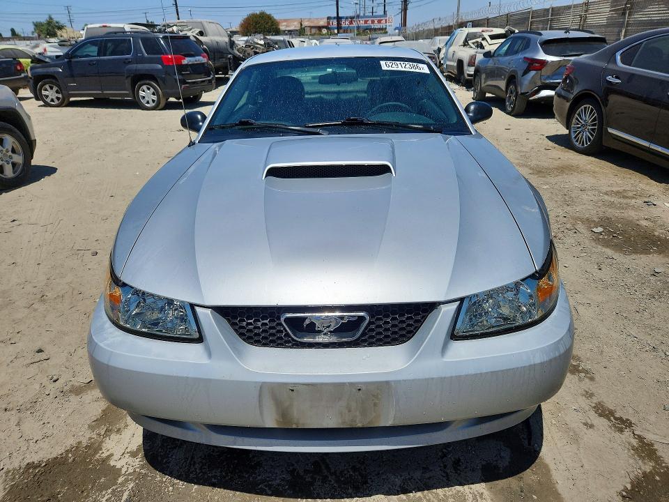 62912386 :رقم المزاد ، 1FAFP42X84F212595 vin ، 2004 Ford Mustang مزاد بيع