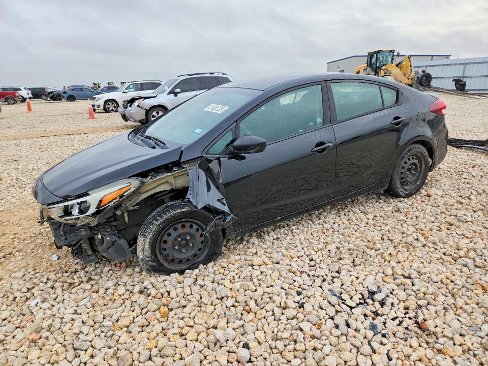2017 Kia Forte მანქანა იყიდება აუქციონზე, vin: 3KPFL4A71HE099421, აუქციონის ნომერი: 61031226