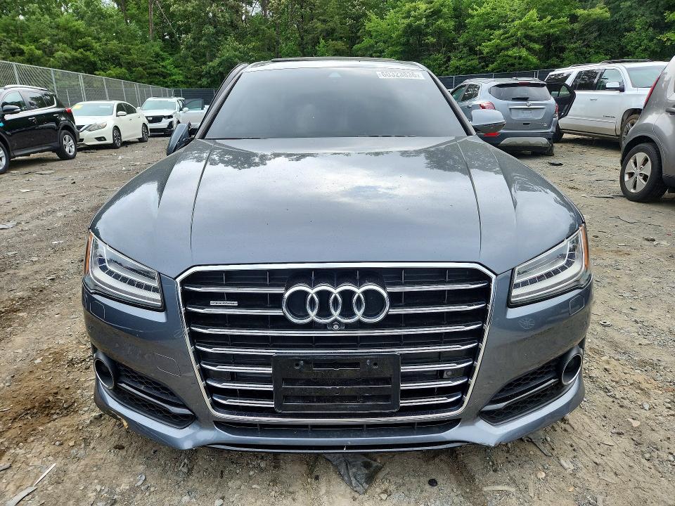 60323836 :رقم المزاد ، WAU43AFD3GN010802 vin ، 2016 Audi A8 مزاد بيع