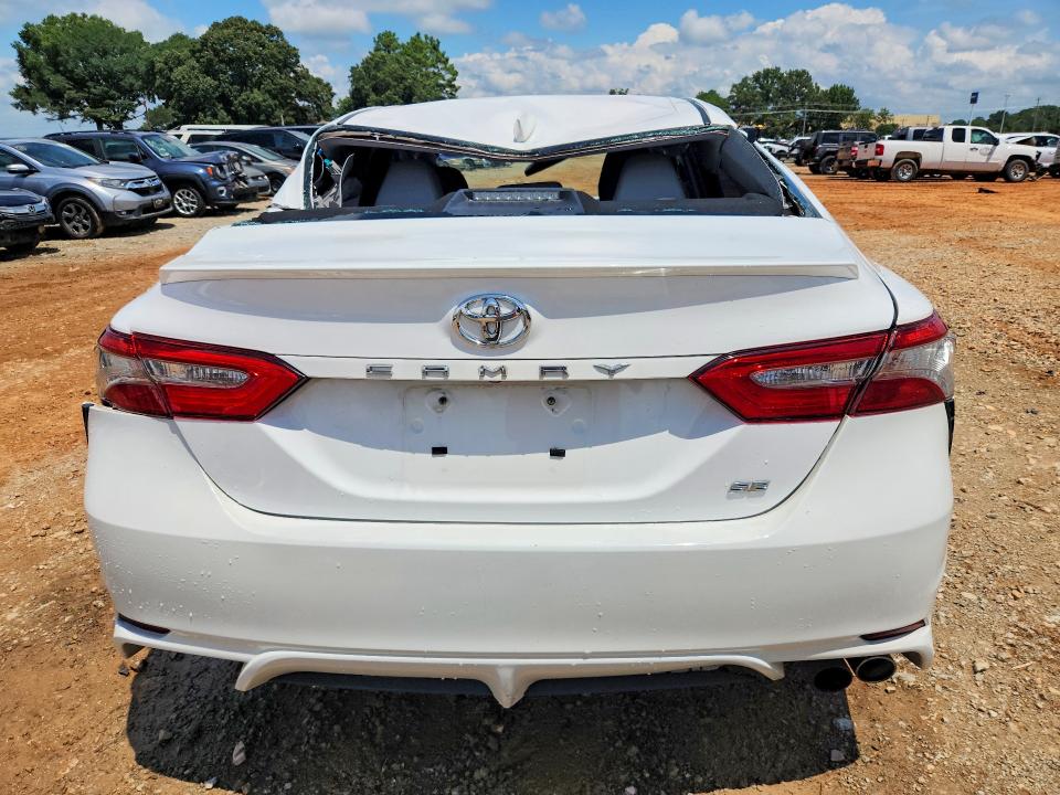 Auction sale of the 2018 Toyota Camry, vin: 4T1B11HK9JU007522, lot number: 61296766
