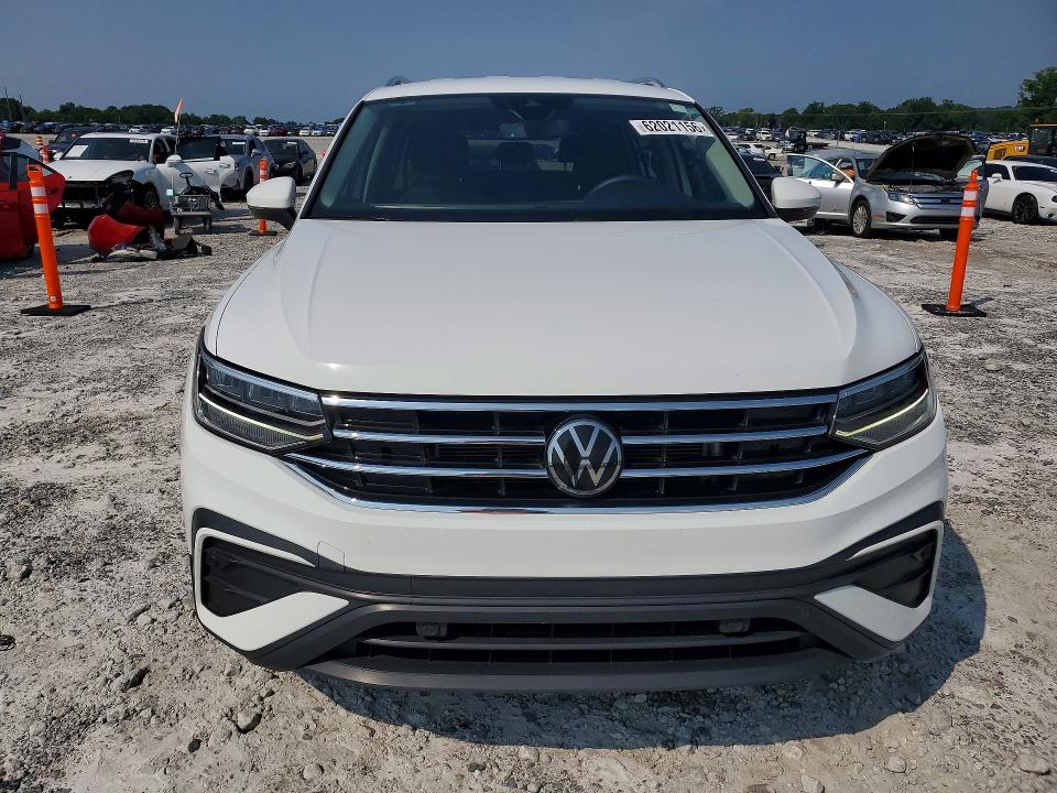 2022 Volkswagen Tiguan მანქანა იყიდება აუქციონზე, vin: 3VV3B7AX8NM044765, აუქციონის ნომერი: 62021156