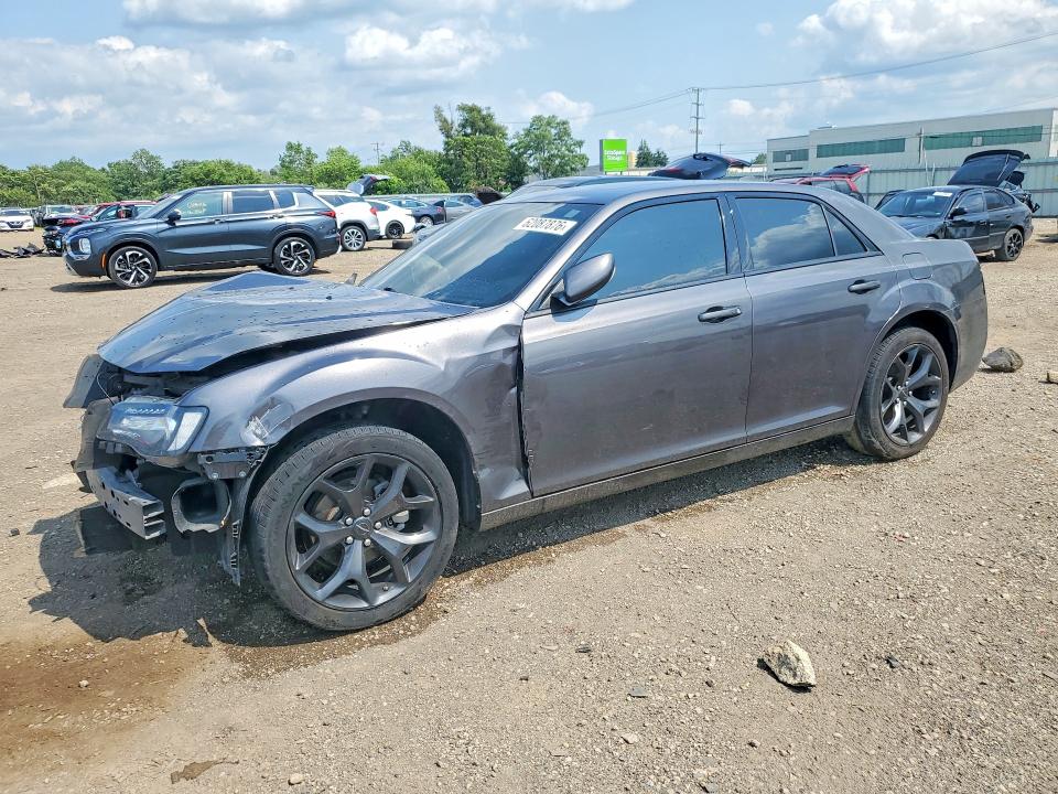 Продажа на аукционе авто 2023 Chrysler 300, vin: 2C3CCABG5PH585267, номер лота: 62087876