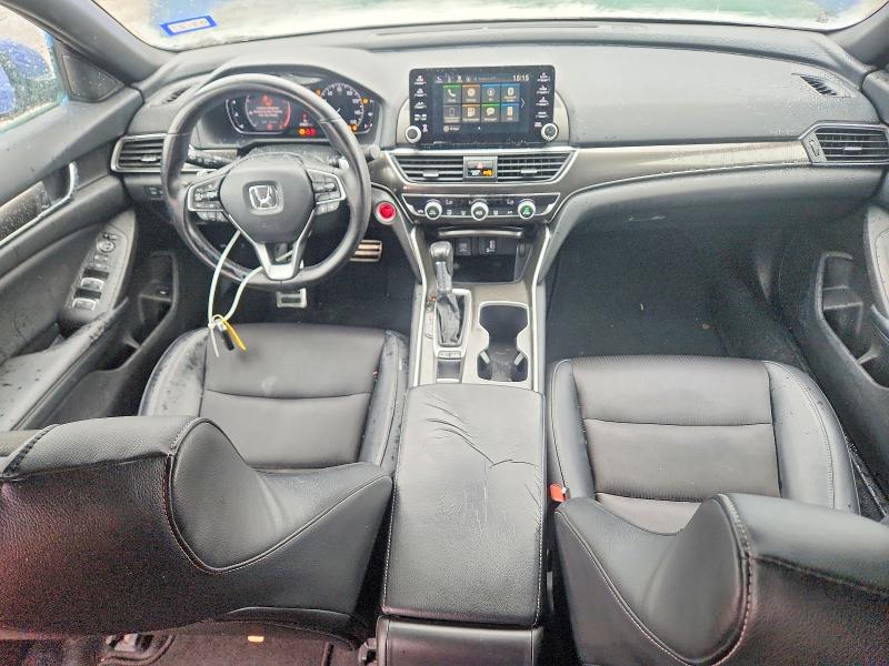 61044676 :رقم المزاد ، 1HGCV1F30JA193818 vin ، 2018 Honda Accord مزاد بيع