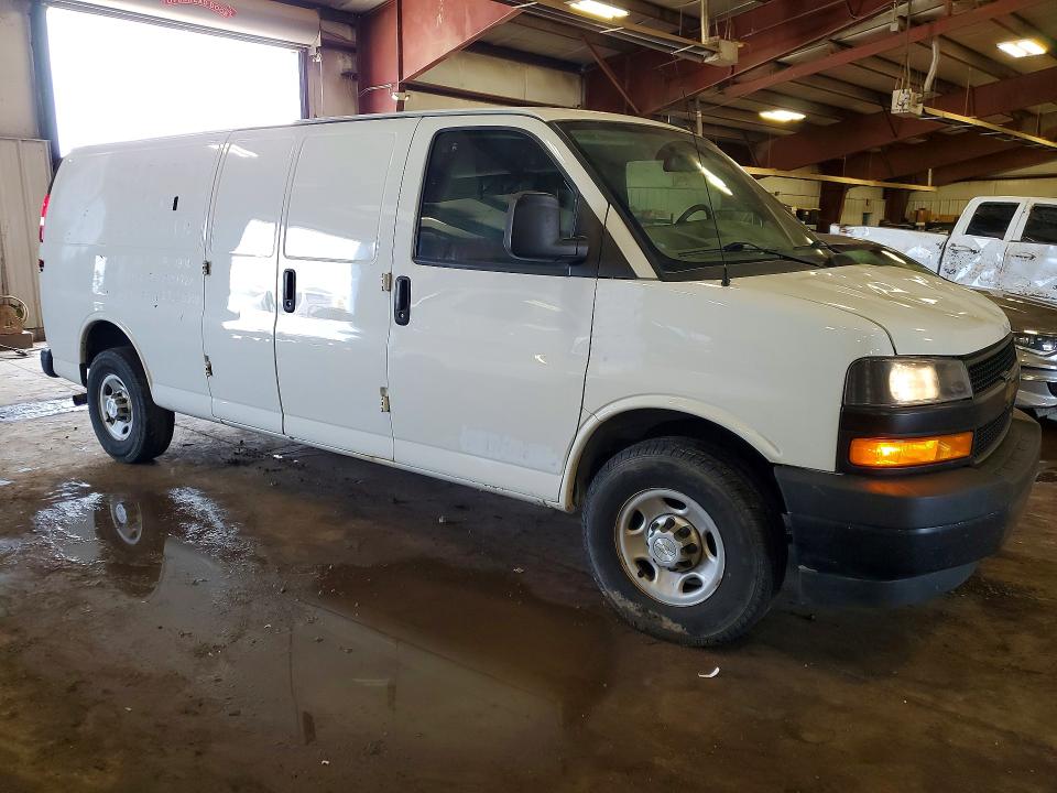 59132266 :رقم المزاد ، 1GCWGBFP9J1257014 vin ، 2018 Chevrolet Express G2500 مزاد بيع