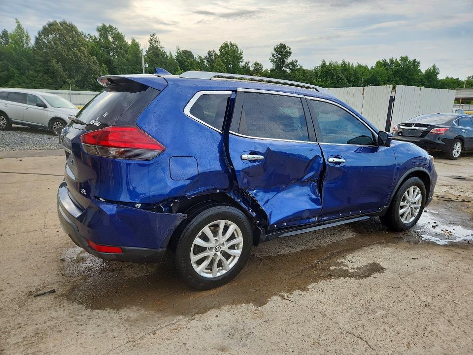 60790086 :رقم المزاد ، 5N1AT2MT0HC883115 vin ، 2017 Nissan Rogue مزاد بيع