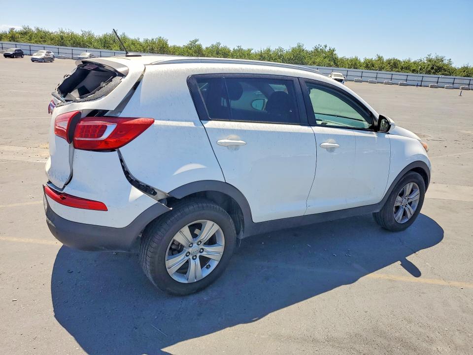 61391406 :رقم المزاد ، KNDPB3A22B7175807 vin ، 2011 Kia Sportage مزاد بيع