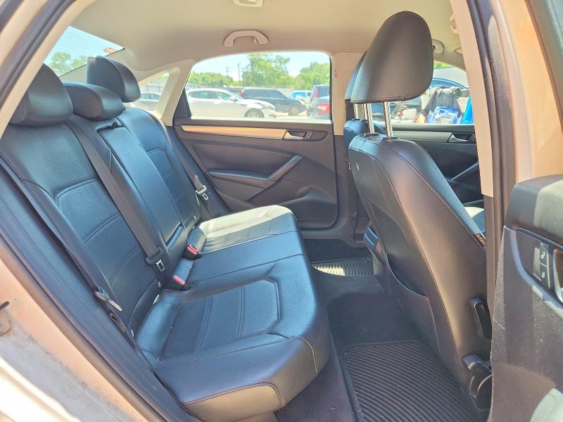 60182086 :رقم المزاد ، 1VWAT7A34EC023619 vin ، 2014 Volkswagen Passat مزاد بيع