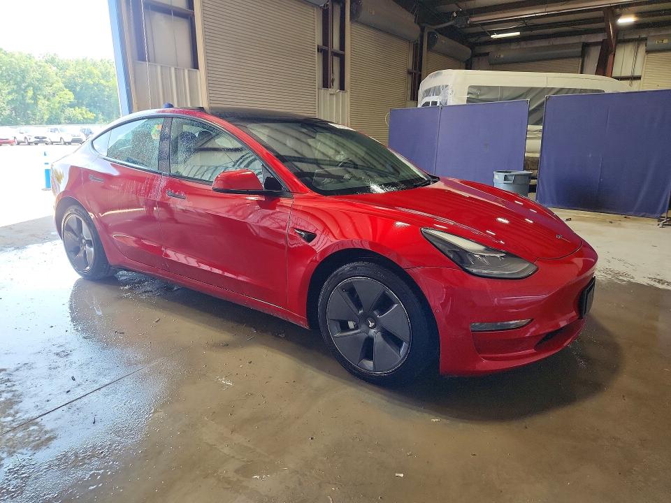 62981746 :رقم المزاد ، 5YJ3E1EA7NF370361 vin ، 2022 Tesla Model 3 مزاد بيع