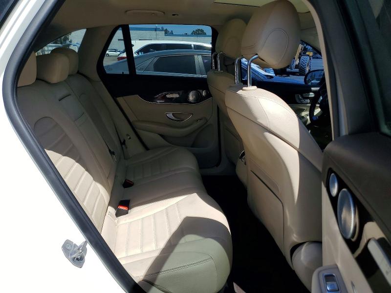 62637486 :رقم المزاد ، WDC0G6EB9HF276298 vin ، 2017 Mercedes-benz Glc مزاد بيع