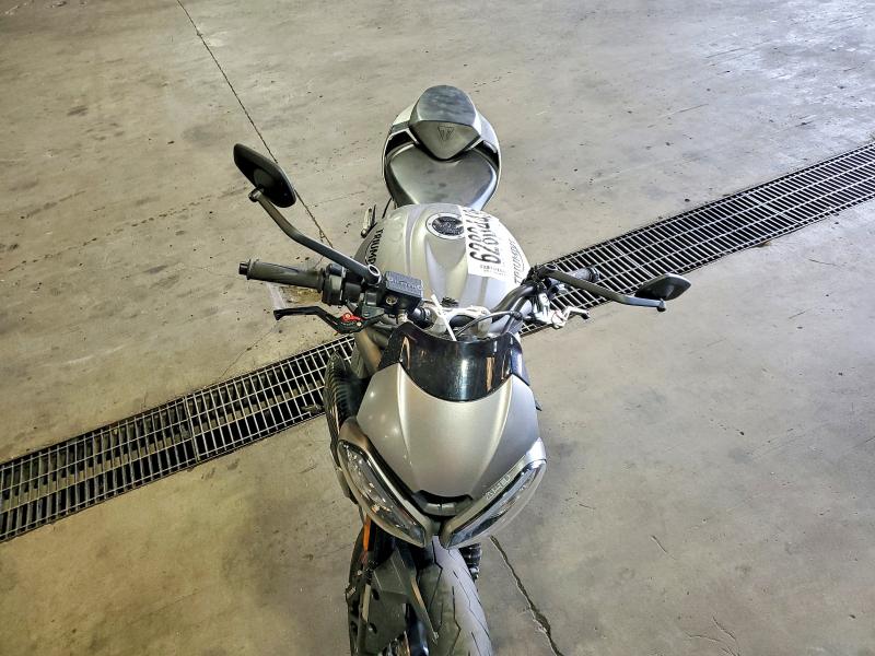 62804436 :رقم المزاد ، SMTA544D2NTAY3452 vin ، 2022 Triumph Motorcycle Street Triple مزاد بيع