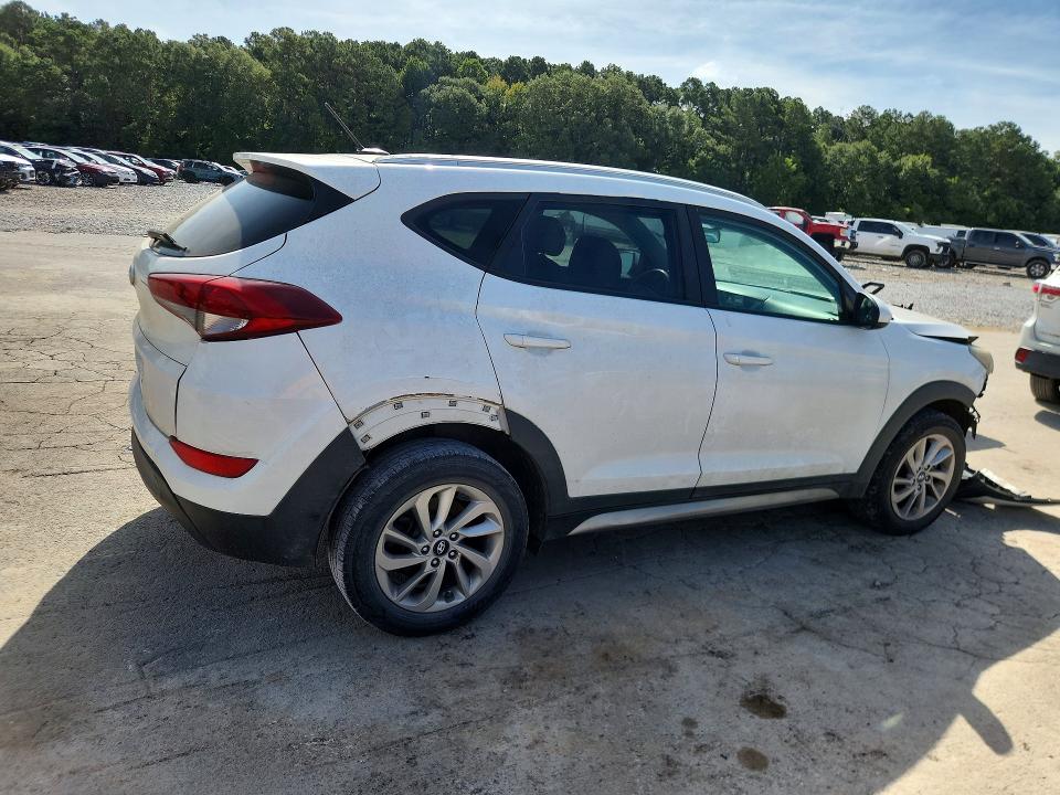 2017 Hyundai Tucson მანქანა იყიდება აუქციონზე, vin: KM8J33A4XHU262168, აუქციონის ნომერი: 61778246