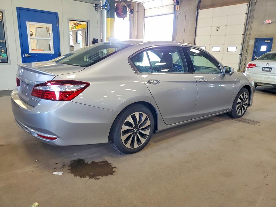 61711166 :رقم المزاد ، JHMCR6F53HC028912 vin ، 2017 Honda Accord مزاد بيع