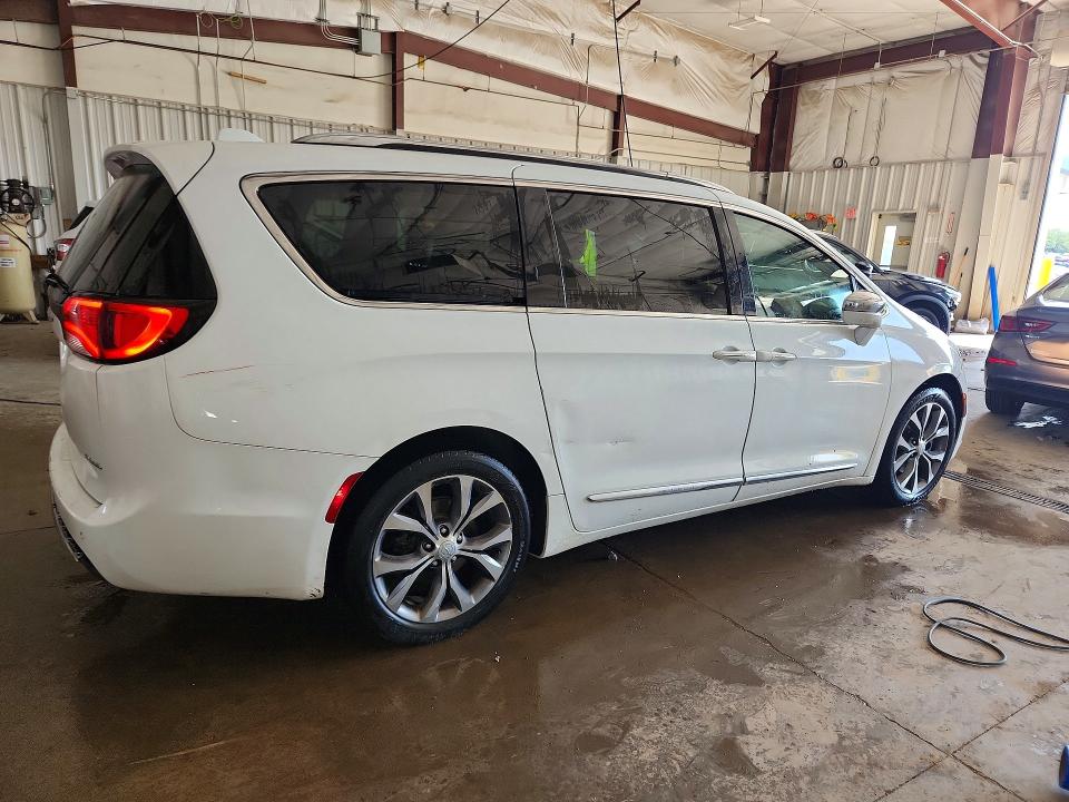 2018 Chrysler Pacifica მანქანა იყიდება აუქციონზე, vin: 2C4RC1GG6JR121002, აუქციონის ნომერი: 59381786