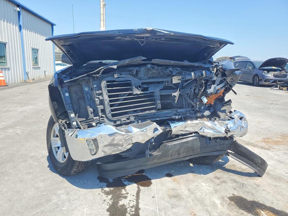 Продажа на аукционе авто 2018 Chevrolet Silverado, vin: 1GCRCREC4JZ270528, номер лота: 60238356