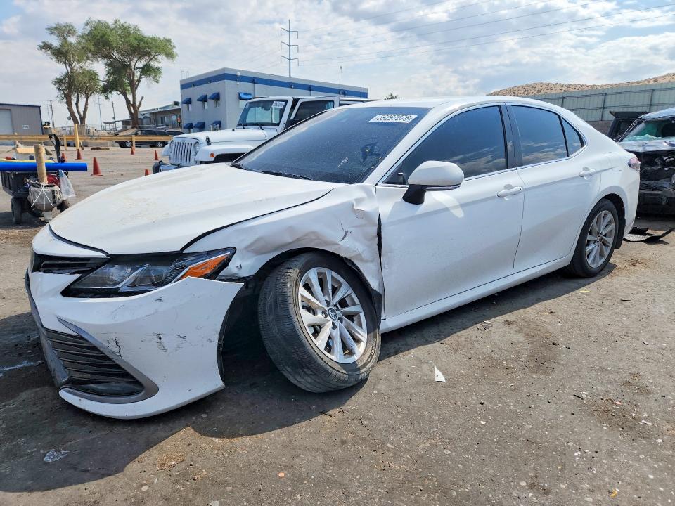 59297076 :رقم المزاد ، 4T1C11BKXRU131386 vin ، 2024 Toyota Camry مزاد بيع
