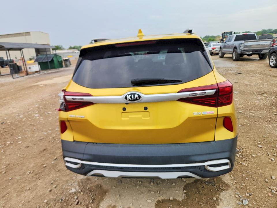 2021 Kia Seltos მანქანა იყიდება აუქციონზე, vin: KNDETCA24M7173306, აუქციონის ნომერი: 63176396