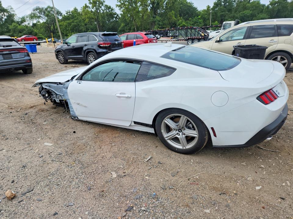 61556496 :رقم المزاد ، 1FA6P8TH6T5113907 vin ، 2026 Ford Mustang مزاد بيع