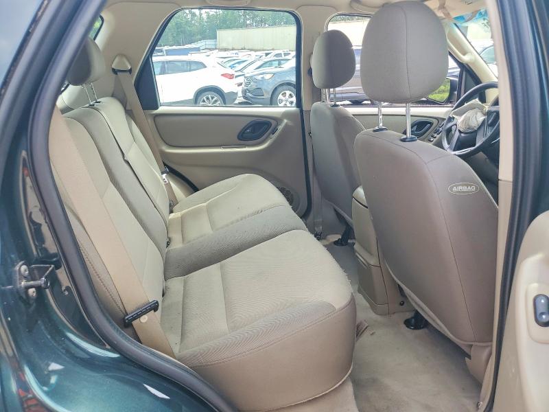61758366 :رقم المزاد ، 1FMCU92174DA15276 vin ، 2004 Ford Escape مزاد بيع