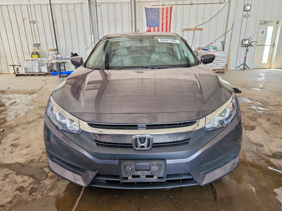 60441506 :رقم المزاد ، 19XFC2F50GE006401 vin ، 2016 Honda Civic مزاد بيع