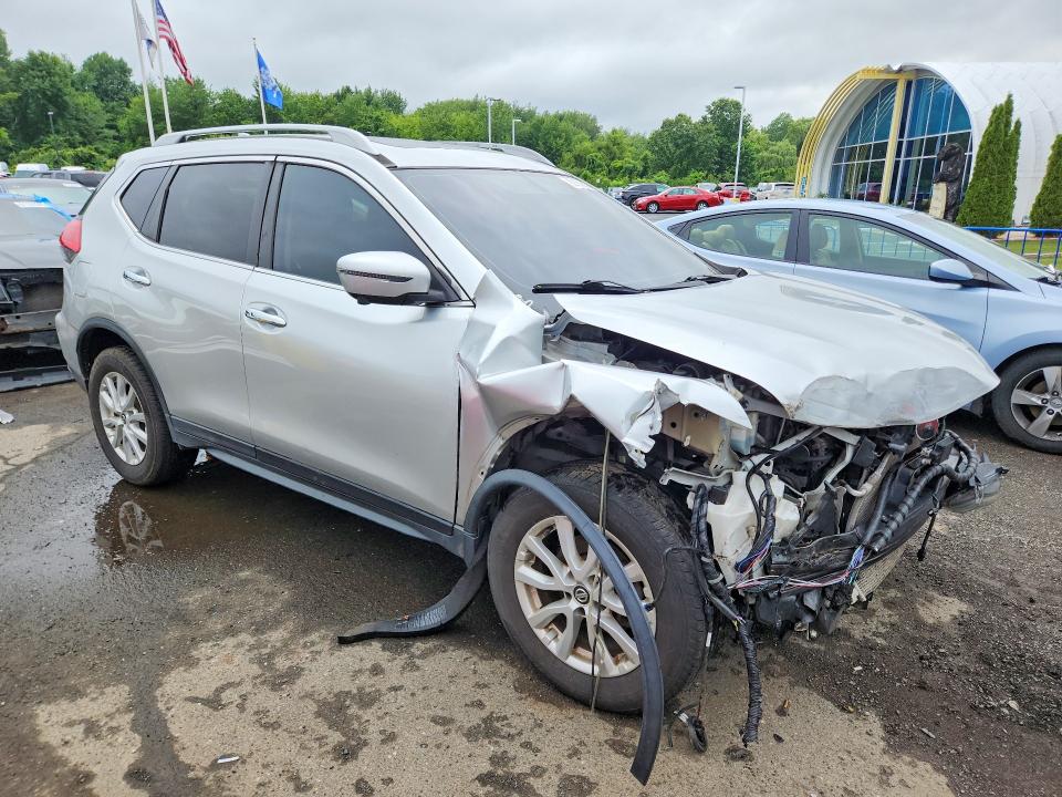 62165656 :رقم المزاد ، 5N1AT2MV0HC879339 vin ، 2017 Nissan Rogue مزاد بيع