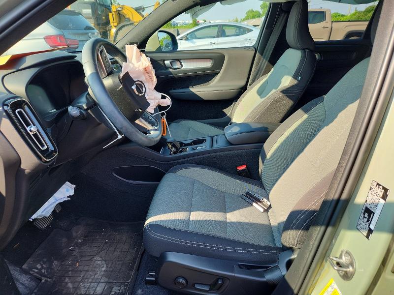 60472556 :رقم المزاد ، YV4L12UV7P2022942 vin ، 2023 Volvo Xc40 مزاد بيع