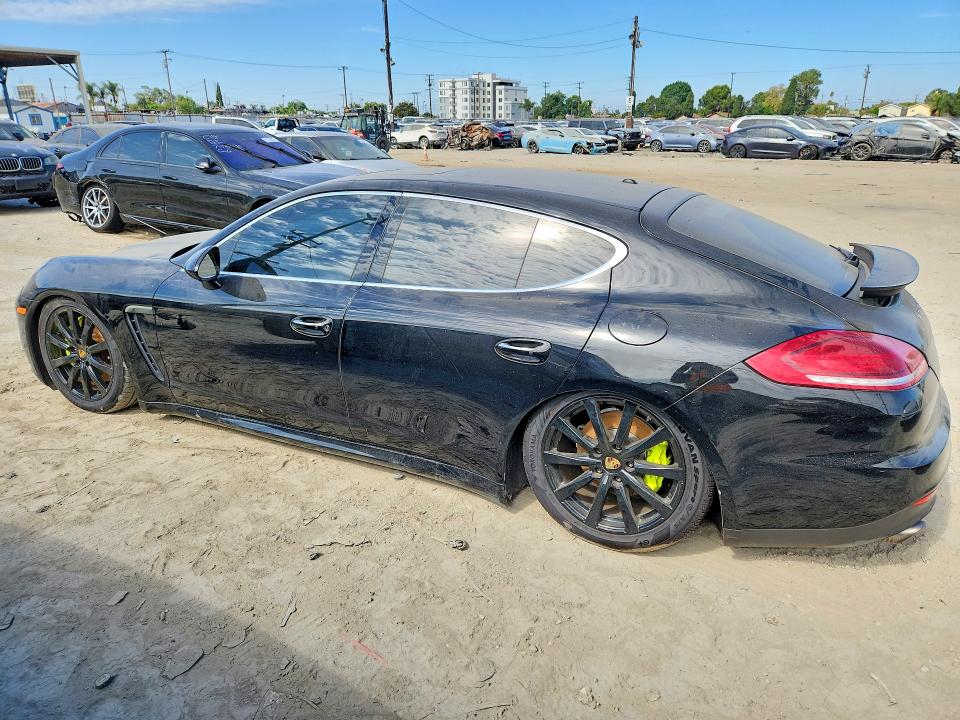 61624736 :رقم المزاد ، WP0AD2A70FL040716 vin ، 2015 Porsche Panamera مزاد بيع