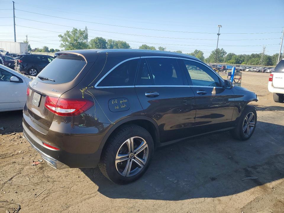 62120716 :رقم المزاد ، WDC0G4KB6JV109059 vin ، 2018 Mercedes-benz Glc مزاد بيع