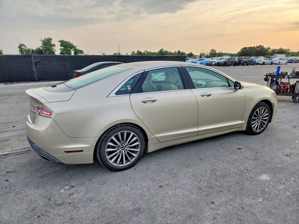 62446116 :رقم المزاد ، 3LN6L5C9XHR614540 vin ، 2017 Lincoln Mkz مزاد بيع