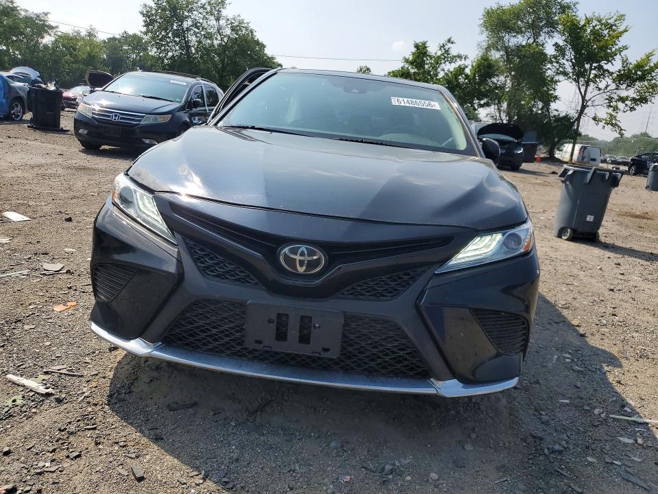 61486556 :رقم المزاد ، 4T1B11HK8KU728271 vin ، 2019 Toyota Camry مزاد بيع