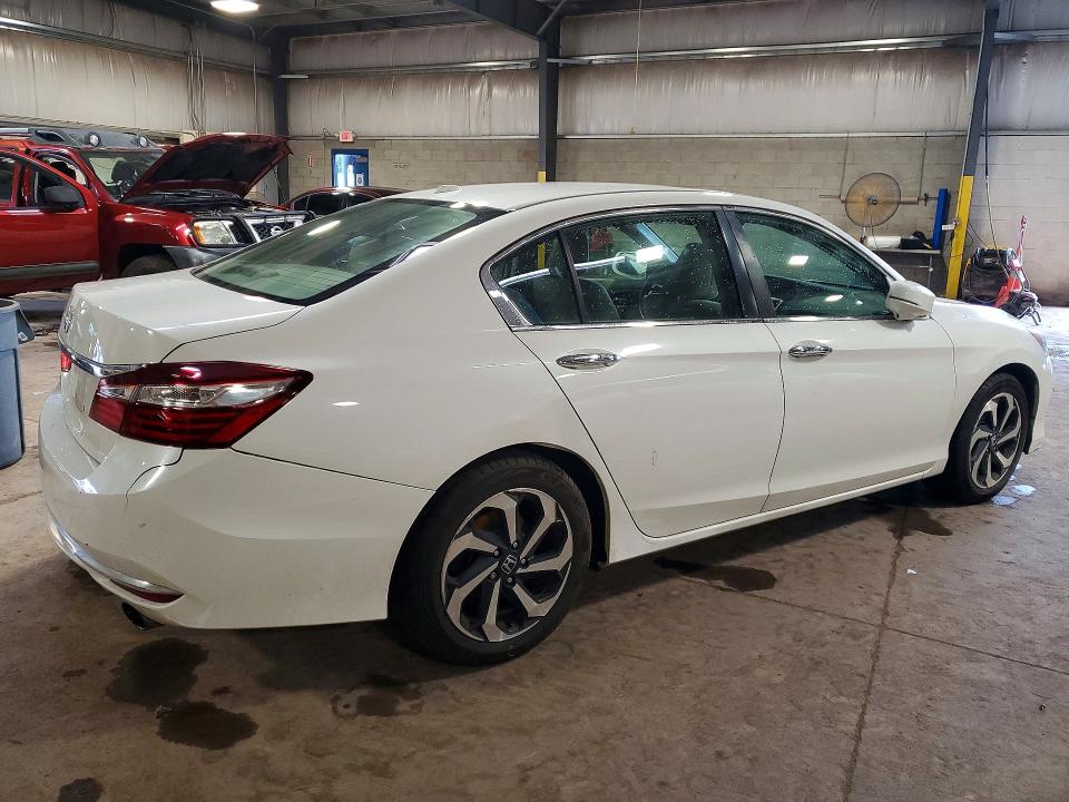 59776516 :رقم المزاد ، 1HGCR2F7XHA296140 vin ، 2017 Honda Accord مزاد بيع