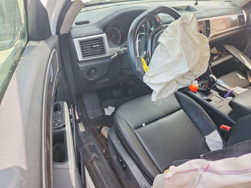 59698426 :رقم المزاد ، 1V2DR2CA2JC533537 vin ، 2018 Volkswagen Atlas مزاد بيع