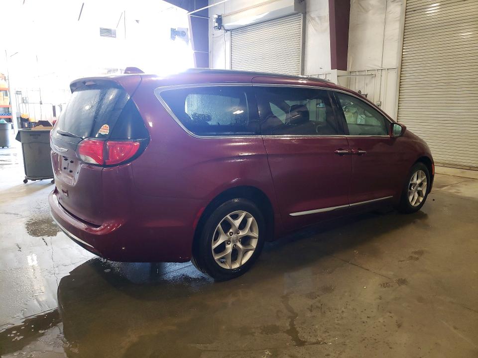 60754776 :رقم المزاد ، 2C4RC1EG8JR333841 vin ، 2018 Chrysler Pacifica مزاد بيع