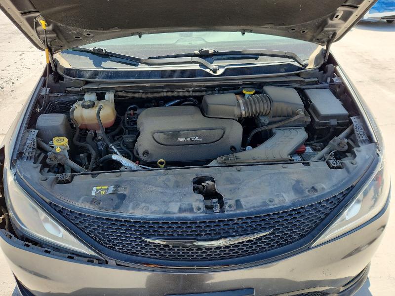 59276046 :رقم المزاد ، 2C4RC1FG7JR361936 vin ، 2018 Chrysler Pacifica مزاد بيع
