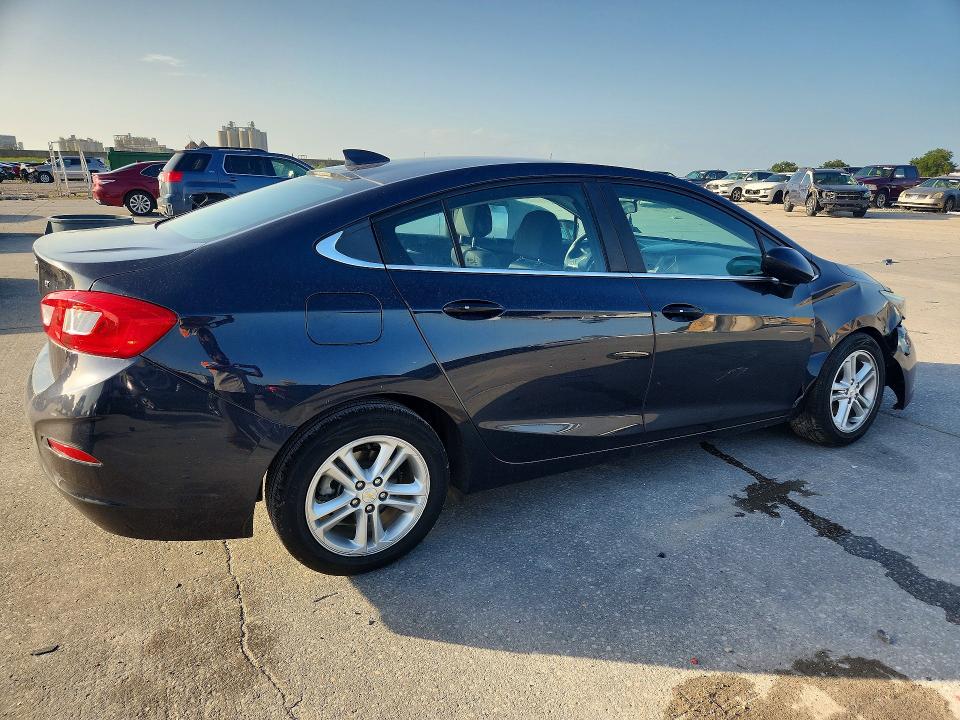 62416856 :رقم المزاد ، 1G1BE5SM7G7310700 vin ، 2016 Chevrolet Cruze مزاد بيع