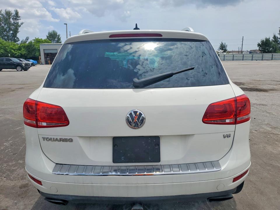 61584576 :رقم المزاد ، WVGFF9BP5BD002471 vin ، 2011 Volkswagen Touareg مزاد بيع