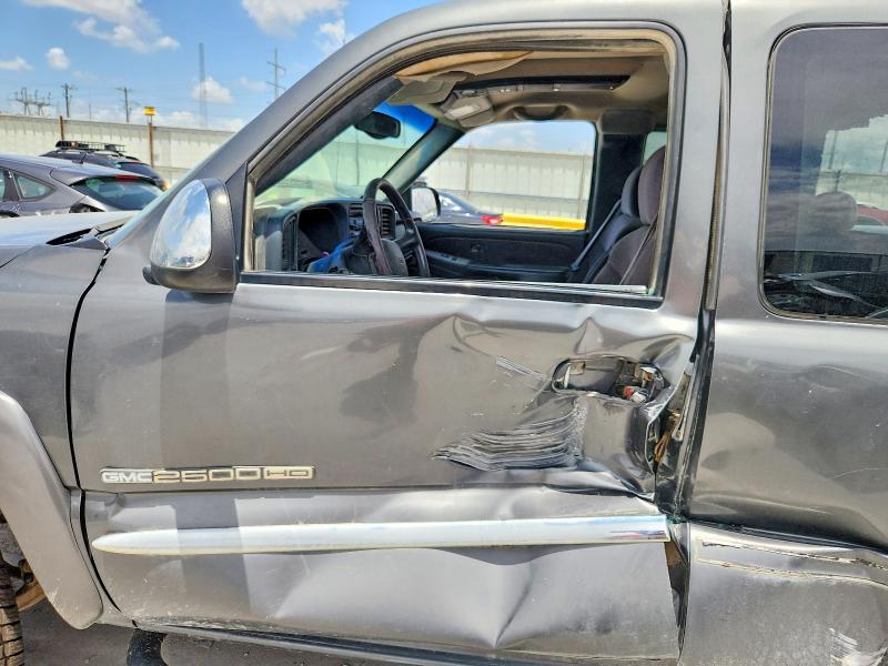 60968856 :رقم المزاد ، 1GTHC29U51E330958 vin ، 2001 Gmc Sierra مزاد بيع