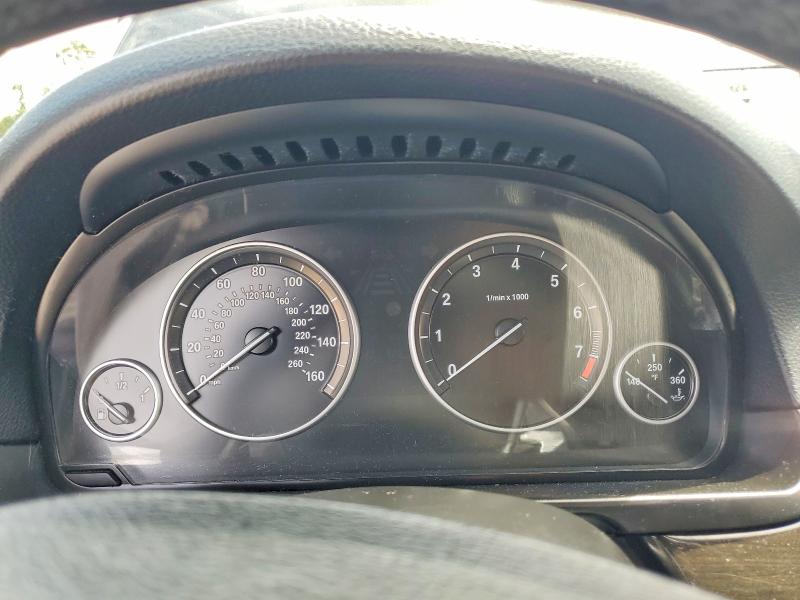 61569106 :رقم المزاد ، WBAFR9C58BDE82143 vin ، 2011 Bmw 550 مزاد بيع