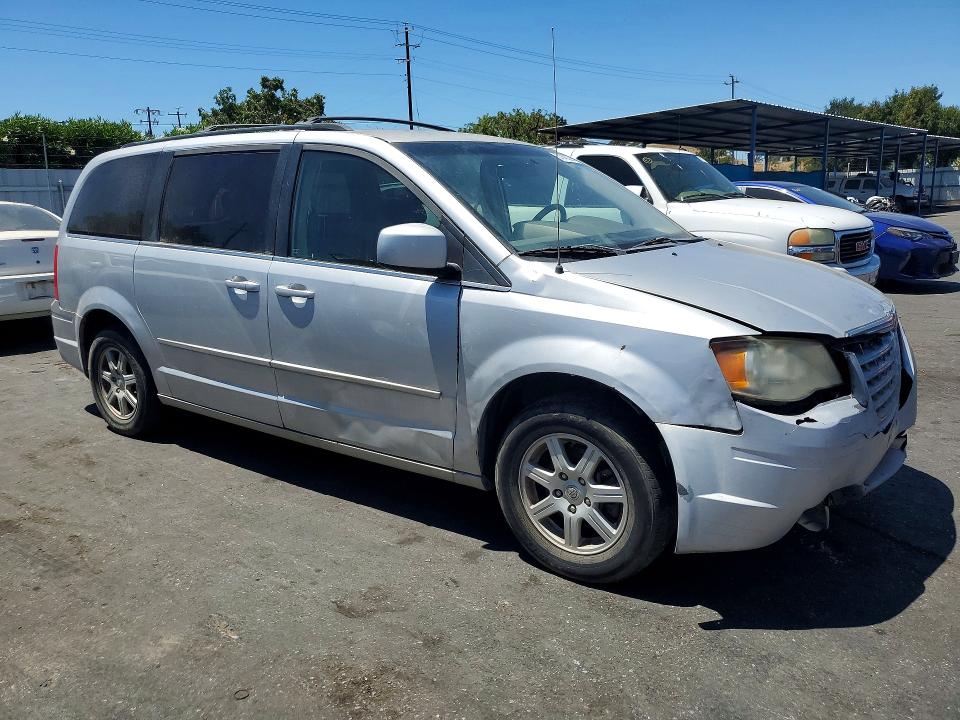 61942226 :رقم المزاد ، 2A4RR5D12AR450683 vin ، 2010 Chrysler Town & Country مزاد بيع