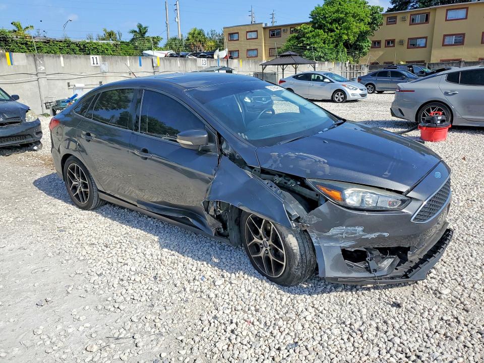 61964836 :رقم المزاد ، 1FADP3H28JL215541 vin ، 2018 Ford Focus مزاد بيع