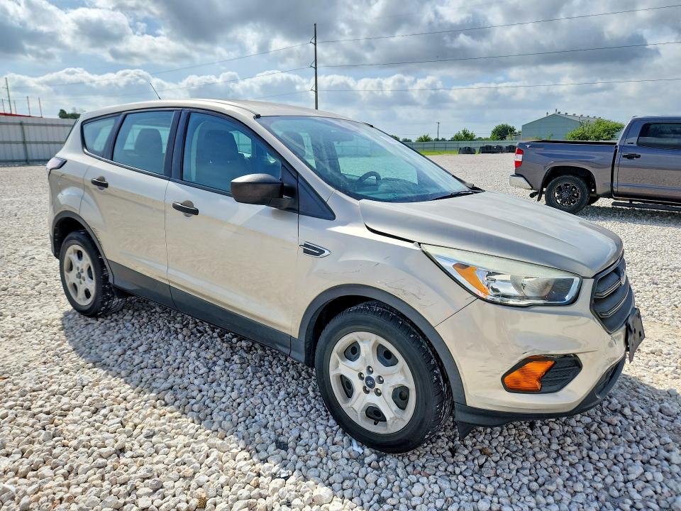 63007536 :رقم المزاد ، 1FMCU0F79HUE07921 vin ، 2017 Ford Escape مزاد بيع