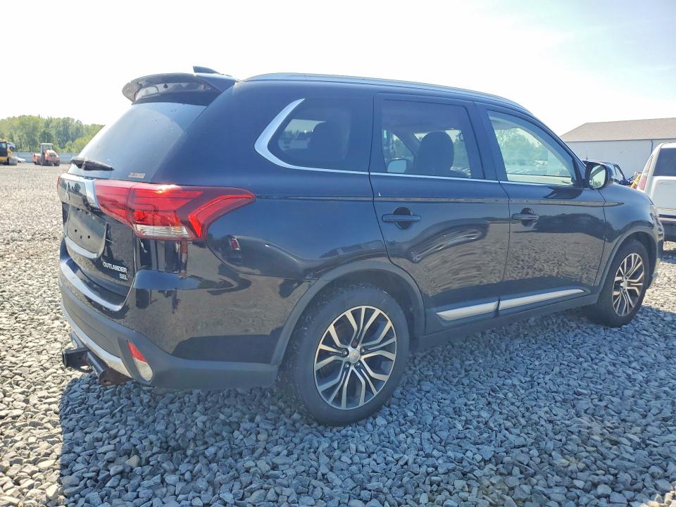 60451926 :رقم المزاد ، JA4AZ3A3XJZ000566 vin ، 2018 Mitsubishi Outlander مزاد بيع