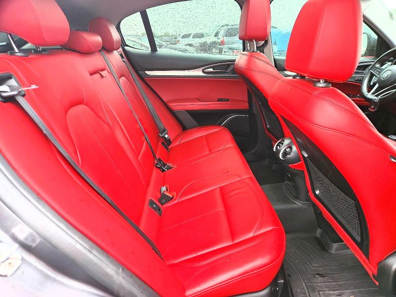 63343696 :رقم المزاد ، ZASFAKPN0J7C21117 vin ، 2018 Alfa Romeo Stelvio مزاد بيع