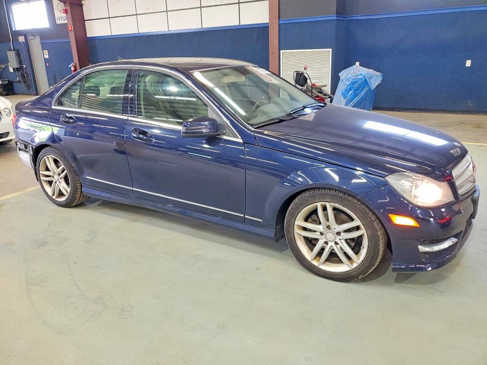 58755956 :رقم المزاد ، WDDGF8BB8CA640259 vin ، 2012 Mercedes-benz C مزاد بيع