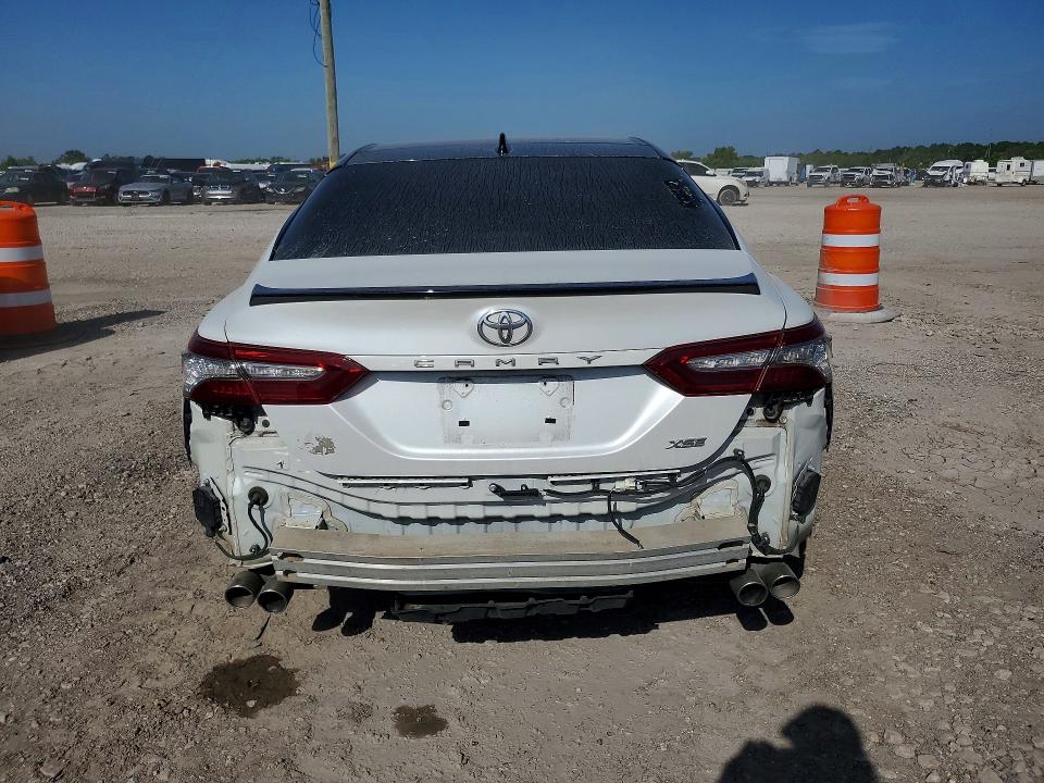 2018 Toyota Camry მანქანა იყიდება აუქციონზე, vin: 4T1BZ1HK0JU015534, აუქციონის ნომერი: 61372256