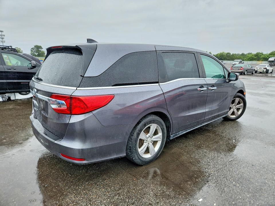 59194696 :رقم المزاد ، 5FNRL6H57JB086234 vin ، 2018 Honda Odyssey مزاد بيع