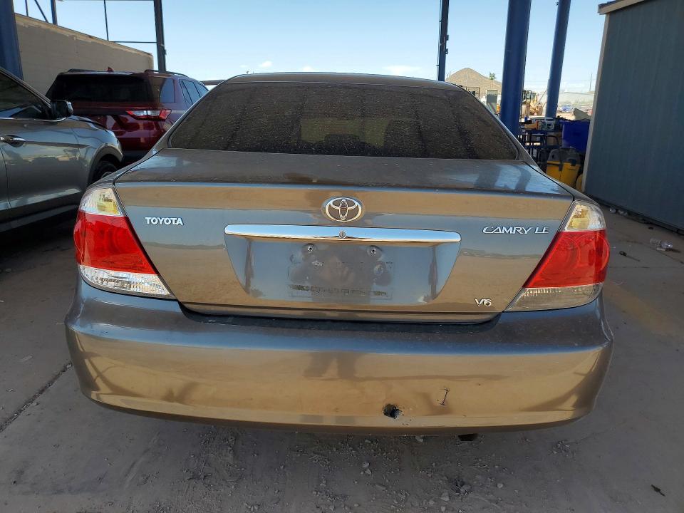 60507946 :رقم المزاد ، 4T1BF32K85U611395 vin ، 2005 Toyota Camry مزاد بيع